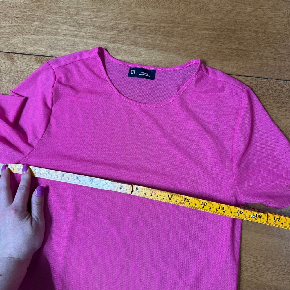 GAP Mesh Crew T Shirt Womens M Phoebe Pink Sheer Cropped Top Neon Rave Club Y2K - Picture 7 of 8